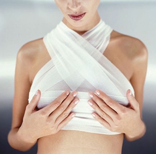 Khi nâng ngực bị hỏng giải pháp khắc phục là tháo túi ngực cũ